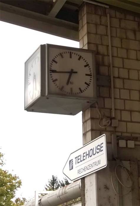 tn-aussenuhr-0.jpg tn-aussenuhr-0.jpg