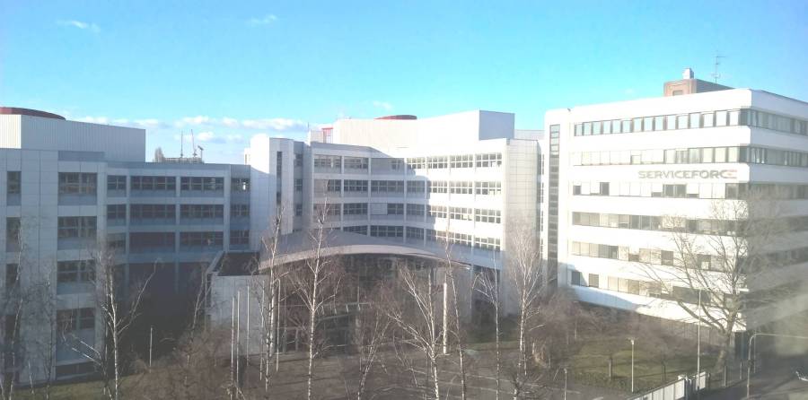 sternbauten_haupteingang1.jpg sternbauten_haupteingang1.jpg