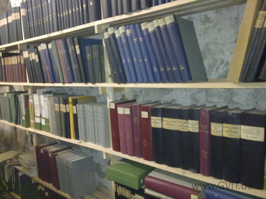 2010-buecher-3-bk.jpg 2010-buecher-3-bk.jpg